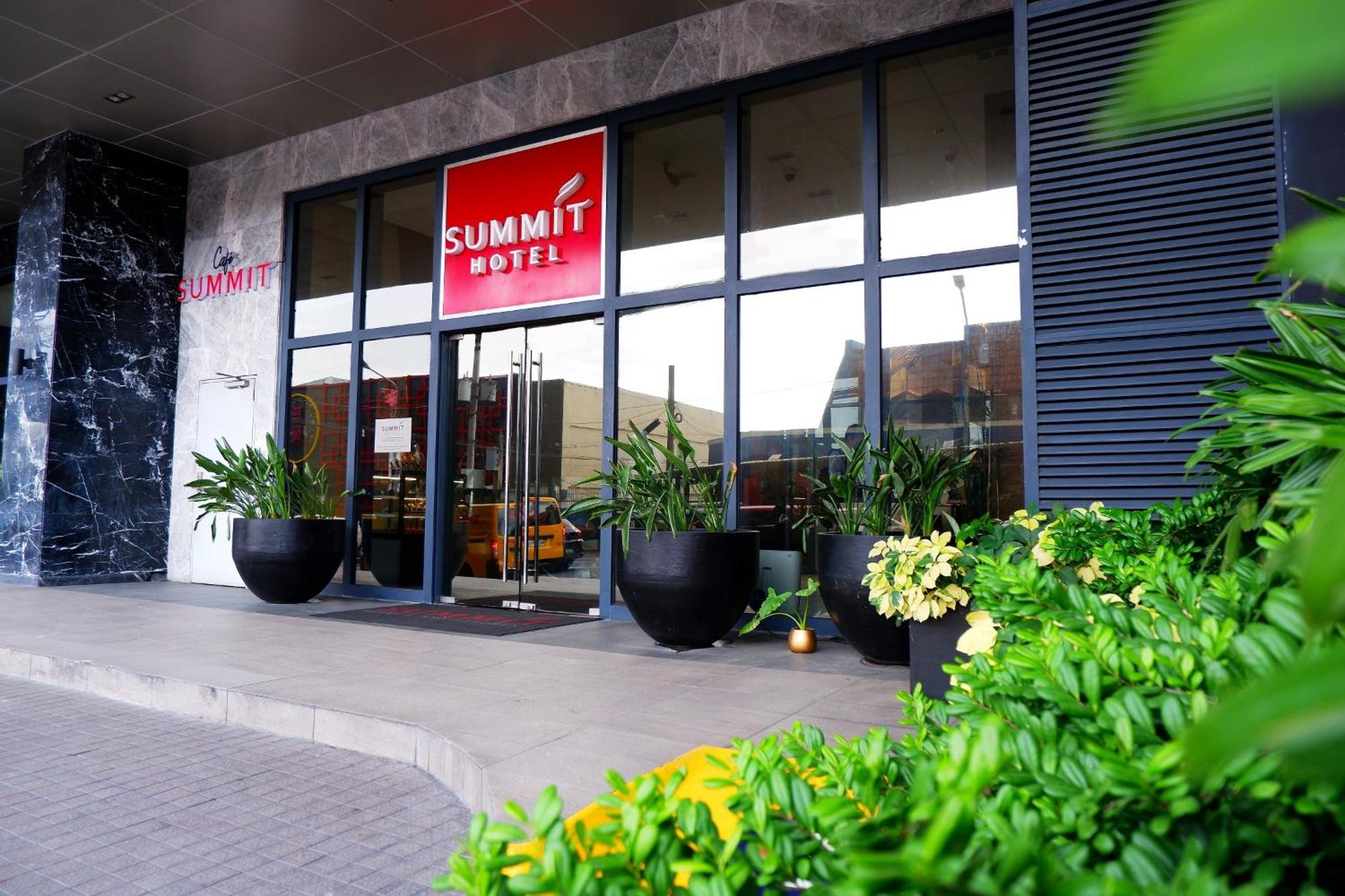 Summit Hotel Greenhills Quezon City Exterior foto