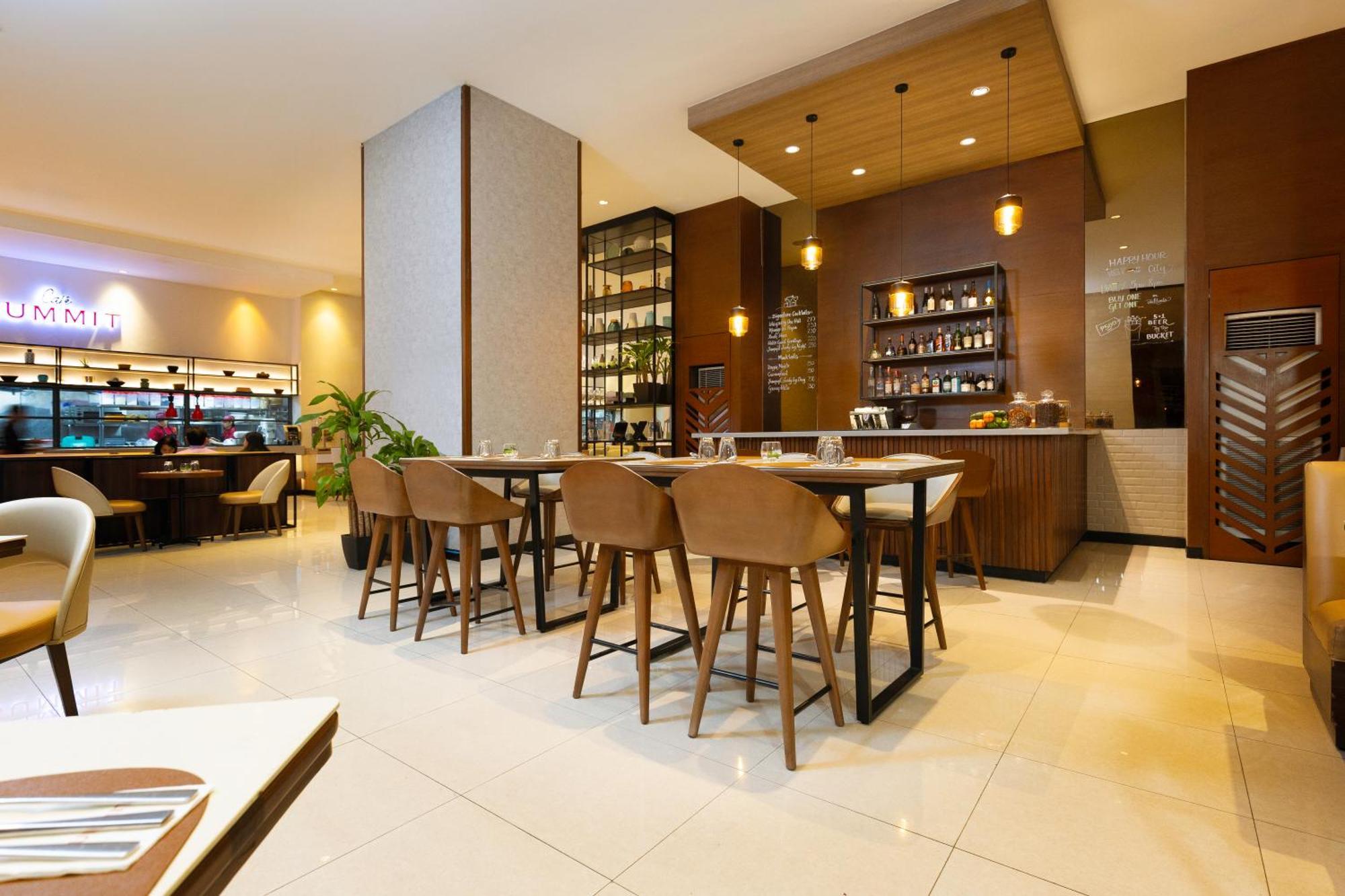 Summit Hotel Greenhills Quezon City Exterior foto