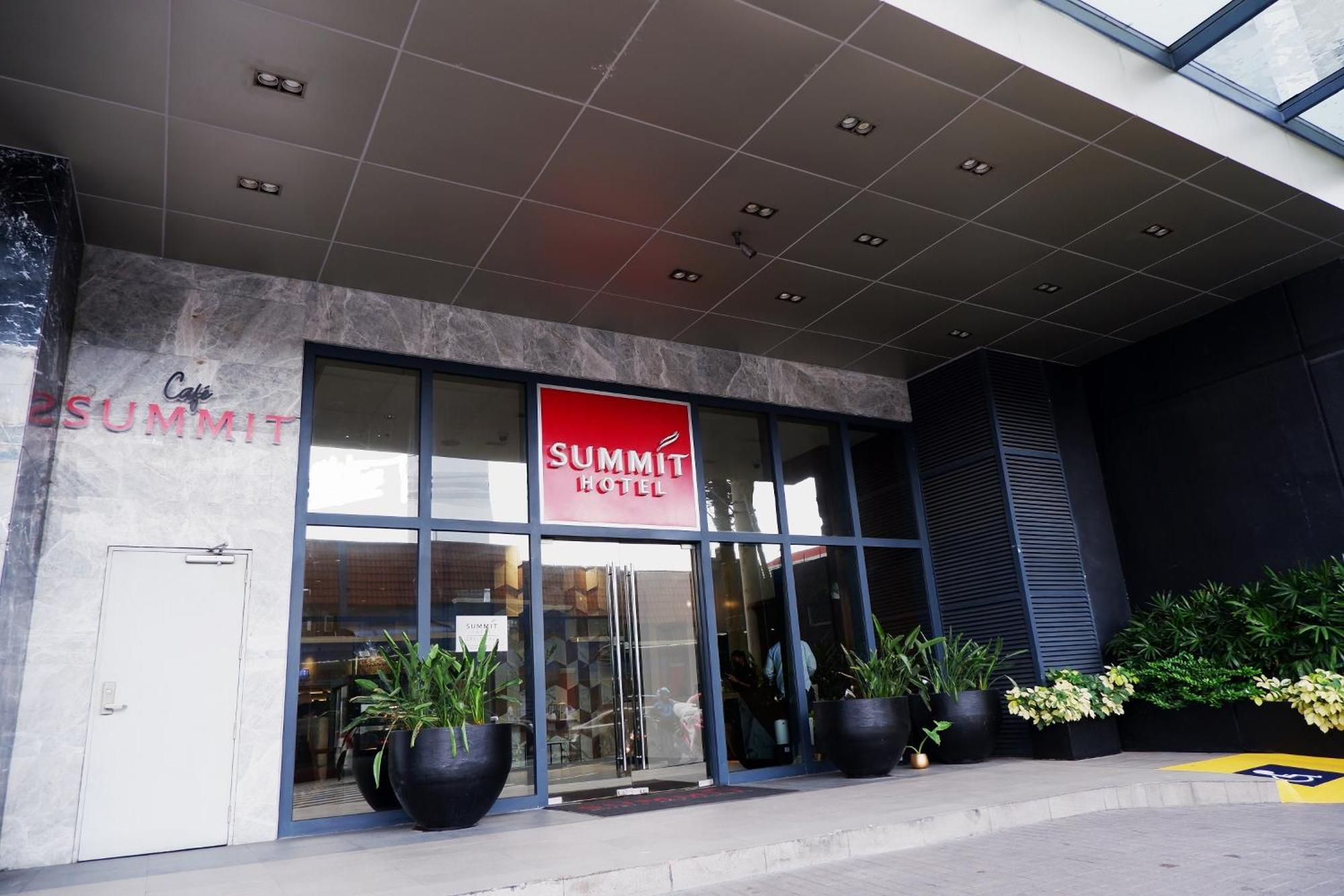 Summit Hotel Greenhills Quezon City Exterior foto