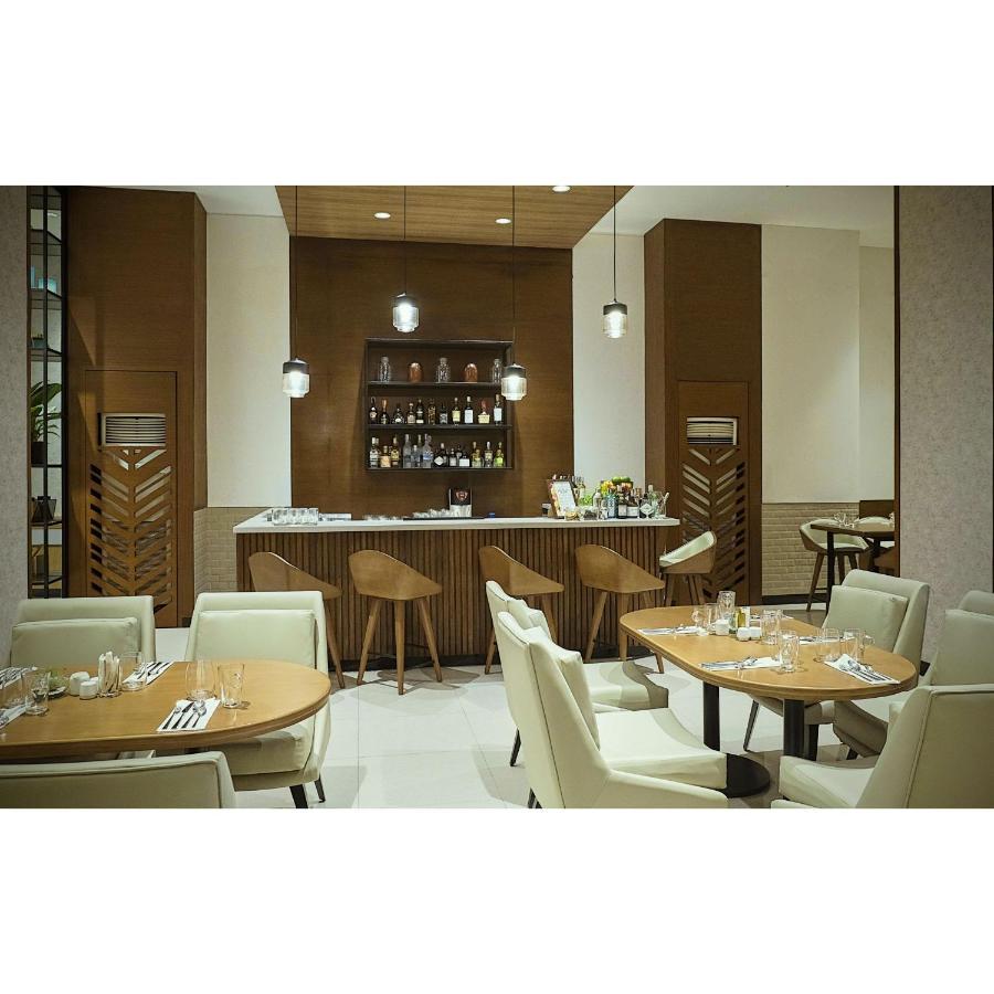 Summit Hotel Greenhills Quezon City Exterior foto